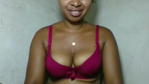 florencia011 online show from April 2026 07:00:01 AM