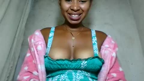 florencia011 online show from May 2026 05:09:01 PM