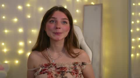 Snapshot of floret_joy chatting on December 2024 03:54:02 PM ALICE online show from December 2024 03:54:02 PM