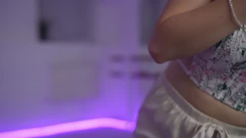 Snapshot of floret_joy chatting on January 2025 04:14:02 PM ALICE online show from January 2025 04:14:02 PM