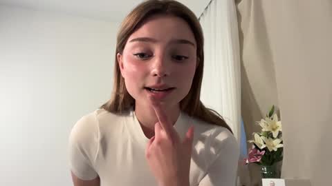 Snapshot of floret_joy chatting on October 2025 02:26:02 PM ALICE online show from October 2025 02:26:02 PM