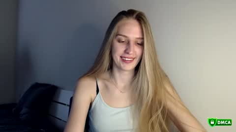 Florisa online show from October 2025 11:58:01 AM
