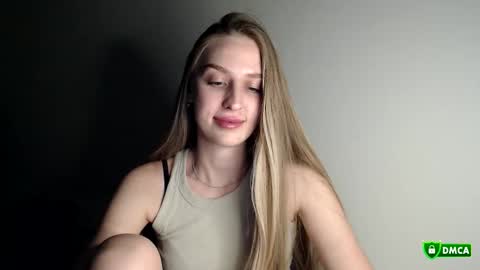Florisa online show from October 2025 10:32:02 PM