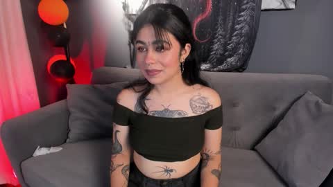 Snapshot of flower_smith_ chatting on October 2025 12:06:01 PM Its a pleasure to meet you. Im Flower. Help me reach 1k. Follow me. online show from October 2025 12:06:01 PM