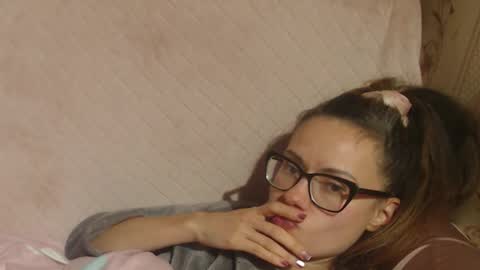 Snapshot of flowercandydoll chatting on November 2025 06:52:01 PM say meow and send tip online show from November 2025 06:52:01 PM