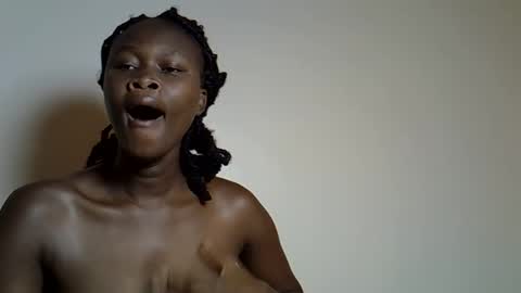 Snapshot of flowerdiva002 chatting on November 2025 05:40:01 AM flowerdiva002 online show from November 2025 05:40:01 AM