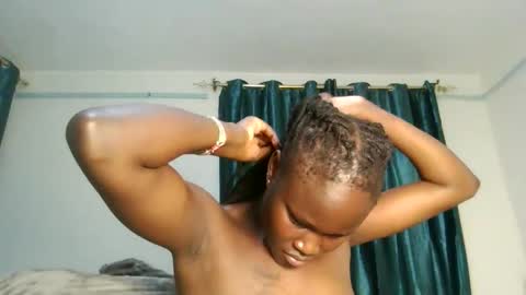 flowerdiva002 online show from February 2026 06:44:01 PM