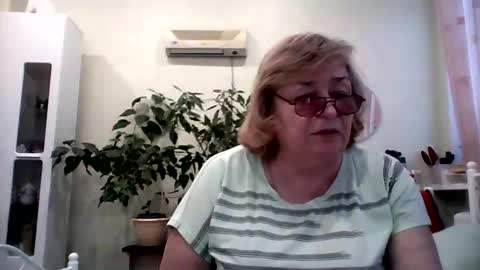 Flowerlower online show from February 2025 02:18:01 PM