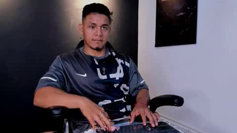 Snapshot of floyd212_vibes chatting on March 2026 03:20:01 AM floyd online show from March 2026 03:20:01 AM