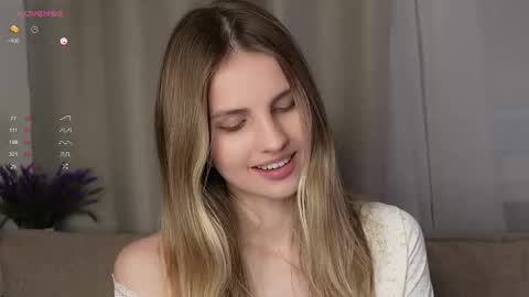 Snapshot of fluffy_angel chatting on November 2025 04:41:02 PM Adeline online show from November 2025 04:41:02 PM