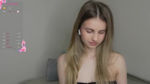 Snapshot of fluffy_angel chatting on January 2026 09:25:02 AM Adeline online show from January 2026 09:25:02 AM