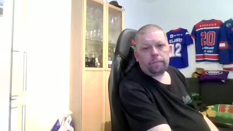 Snapshot of fluffy_espen chatting on April 2026 08:35:01 AM fluffy_espen online show from April 2026 08:35:01 AM