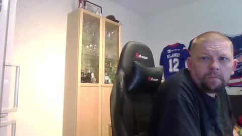 Snapshot of fluffy_espen chatting on June 2026 10:49:01 AM fluffy_espen online show from June 2026 10:49:01 AM