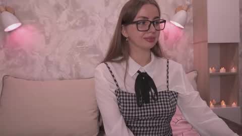 Snapshot of fluffy_hat chatting on November 2025 04:06:02 PM Fluffy and Krut online show from November 2025 04:06:02 PM