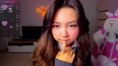 Snapshot of fluffy_rose chatting on October 2025 11:03:02 PM Rose online show from October 2025 11:03:02 PM