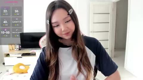 Snapshot of fluffy_rose chatting on June 2026 12:37:01 AM Rose online show from June 2026 12:37:01 AM