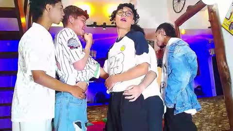 Snapshot of flyckers chatting on October 2025 08:17:02 PM flyckers online show from October 2025 08:17:02 PM