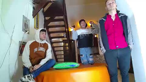 Snapshot of flyckers chatting on October 2025 08:20:02 PM flyckers online show from October 2025 08:20:02 PM