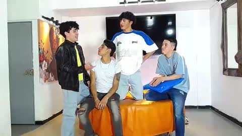 flyckers online show from November 2025 10:09:02 PM