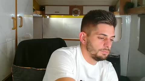 independent model online show from October 2025 05:13:02 PM