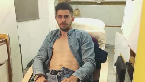 independent model online show from April 2026 08:57:02 PM