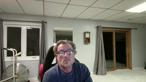 Snapshot of foodforcatfists chatting on November 2025 06:01:01 AM foodforcatfists online show from November 2025 06:01:01 AM