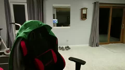 Snapshot of foodforcatfists chatting on January 2026 04:17:01 AM foodforcatfists online show from January 2026 04:17:01 AM