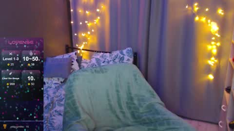 Snapshot of foreversmileme chatting on December 2024 01:08:01 AM Julia online show from December 2024 01:08:01 AM