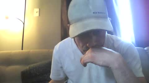 Snapshot of fouraide42 chatting on December 2024 01:22:02 PM fouraide42 online show from December 2024 01:22:02 PM