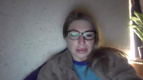 fox_red_lady7 online show from February 2025 09:15:02 PM