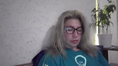 fox_red_lady7 online show from November 2025 05:53:01 PM