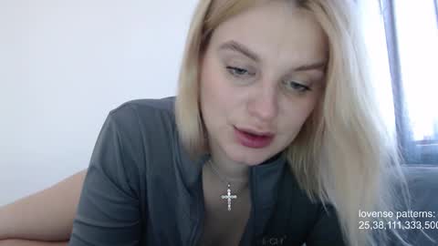 Snapshot of foxfrromearth chatting on October 2025 09:21:02 AM i am your baby Alien online show from October 2025 09:21:02 AM