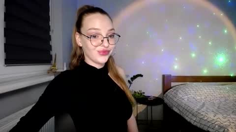 Snapshot of foxxialice chatting on November 2025 04:18:02 PM foxxialice online show from November 2025 04:18:02 PM