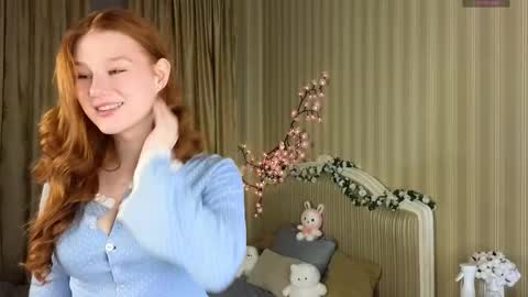 Snapshot of foxxx_tail chatting on December 2025 12:56:01 PM Petra online show from December 2025 12:56:01 PM