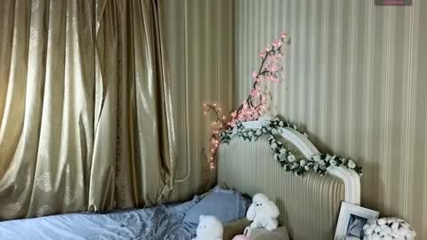 Snapshot of foxxx_tail chatting on February 2026 02:37:02 PM Petra online show from February 2026 02:37:02 PM