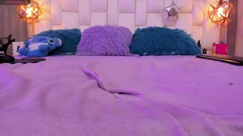 Foxxy  online show from April 2026 01:41:02 PM