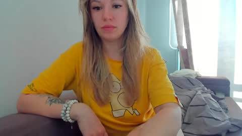 Foxy online show from April 2026 12:27:01 AM