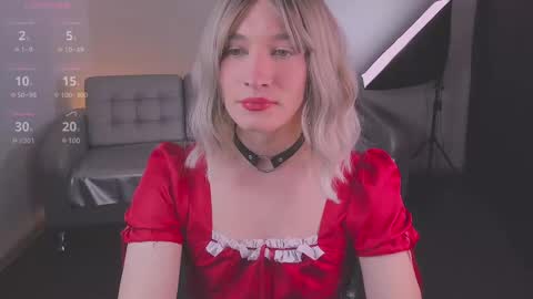 Snapshot of foxy_jpg chatting on February 2025 06:33:01 PM Sue online show from February 2025 06:33:01 PM