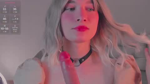 Snapshot of foxy_jpg chatting on February 2025 07:36:01 PM Sue online show from February 2025 07:36:01 PM