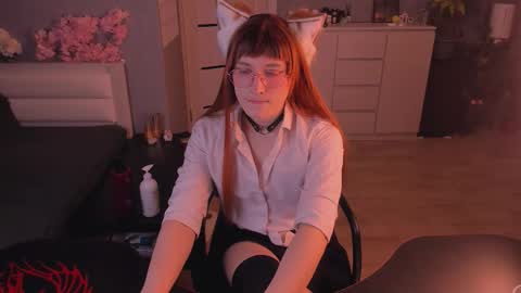 Snapshot of foxy_jpg chatting on March 2026 09:33:02 PM Sue online show from March 2026 09:33:02 PM