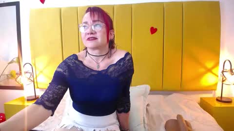 Snapshot of foxy_miilf chatting on February 2026 01:07:02 PM Foxy miilf online show from February 2026 01:07:02 PM