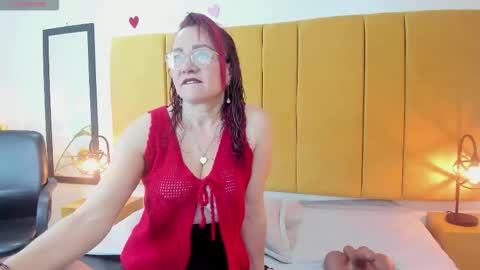 Snapshot of foxy_miilf chatting on March 2026 01:18:01 PM Foxy miilf online show from March 2026 01:18:01 PM