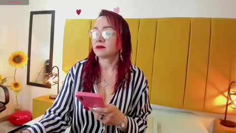 Snapshot of foxy_miilf chatting on March 2026 01:03:01 PM Foxy miilf online show from March 2026 01:03:01 PM