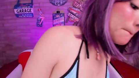 Snapshot of foxy_rhenna chatting on December 2025 12:25:02 PM Miss Rhenna online show from December 2025 12:25:02 PM