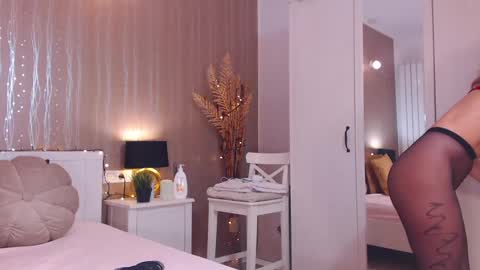 Snapshot of foxyadele_ chatting on January 2025 06:11:01 AM Adela - Single mom. 40 y online show from January 2025 06:11:01 AM