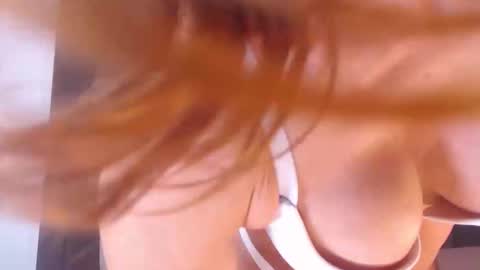 Snapshot of foxyadele_ chatting on October 2025 06:35:02 AM Adela - Single mom. 40 y online show from October 2025 06:35:02 AM