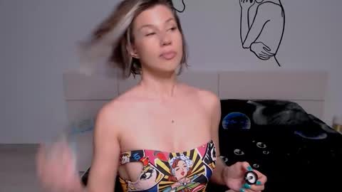 Snapshot of foxydevilish chatting on October 2025 09:42:02 PM Fox online show from October 2025 09:42:02 PM