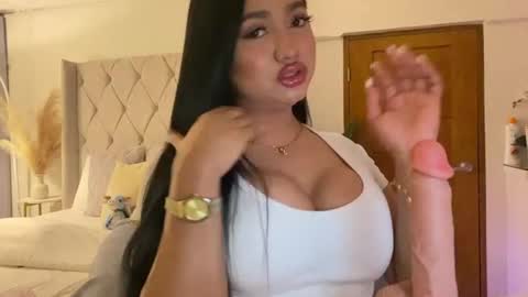 Snapshot of foxyluscious chatting on January 2025 02:15:02 AM Ms Celeste Anne online show from January 2025 02:15:02 AM