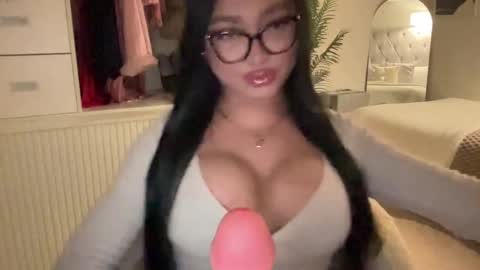 Snapshot of foxyluscious chatting on February 2025 11:15:02 PM Ms Celeste Anne online show from February 2025 11:15:02 PM