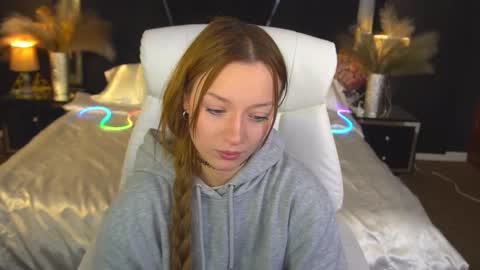 Maya online show from November 2025 07:34:02 AM